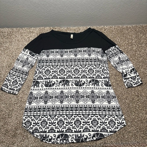 Magic Fit Tops - Magic Fit Women’s Large Black and White Long Sleeve Top